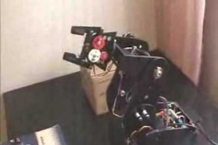 (Video) Brazo robot de 5 grados con servomotores