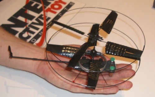 (Video) Mosquito Micro Helicopter y Blade Runner