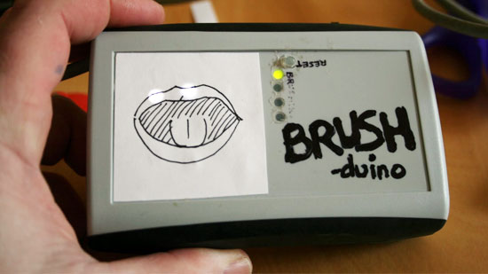 BrushDuino: Cómo cepillarte los dientes con Arduino