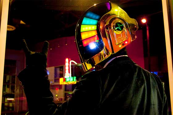 Réplica casera del casco de Daft Punk