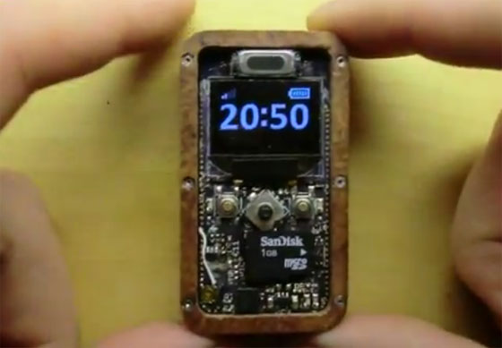 µPhone: Un teléfono miniatura casero y funcional
