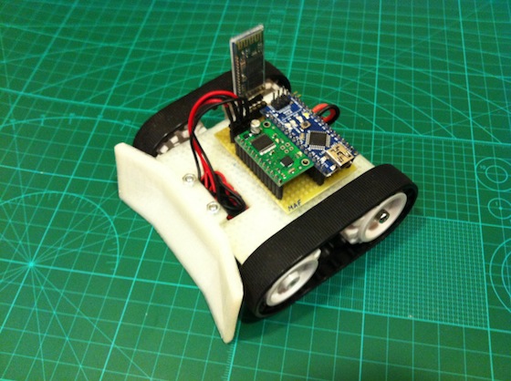 BoboBOT: un minirobot con orugas