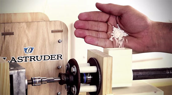 Fabrica tu propio filamento para tu impresora 3D con Filastruder