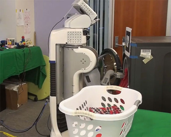 Un robot que hace la colada y dobla la ropa