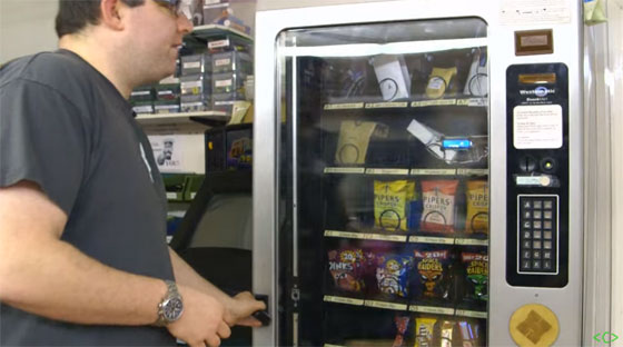 Máquina de Vending hackeada con RFID para un Hackerspace