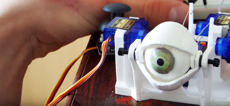 Cómo hacer un ojo animatrónico controlado con Arduino
