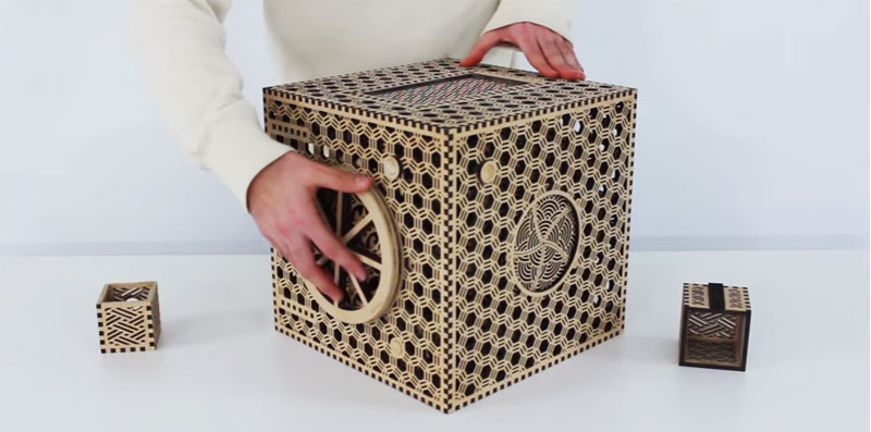 Caja puzzle con compartimentos secretos hecha por corte láser