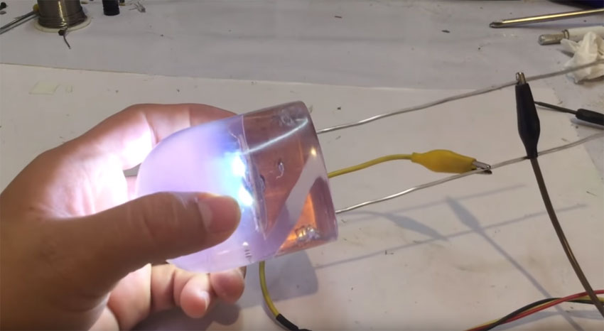 Cómo hacer un LED gigante con resina de poliester