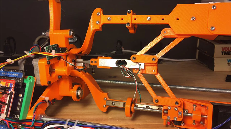 Ésta máquina impresa en 3D es capaz de abrir candados ella sola