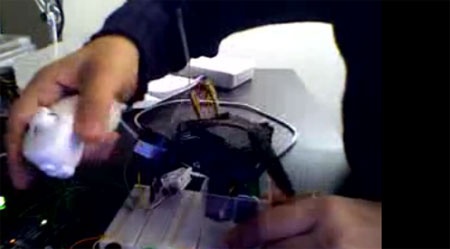 (Video) Arduino controlando servos con Wii Nunchuk