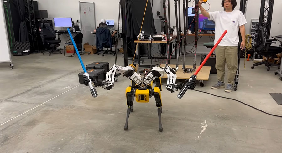 Spot de Boston Dynamics armado con dos sables láser