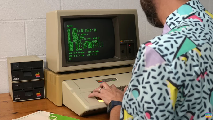 Programando el juego de la serpiente con BASIC en un Apple II