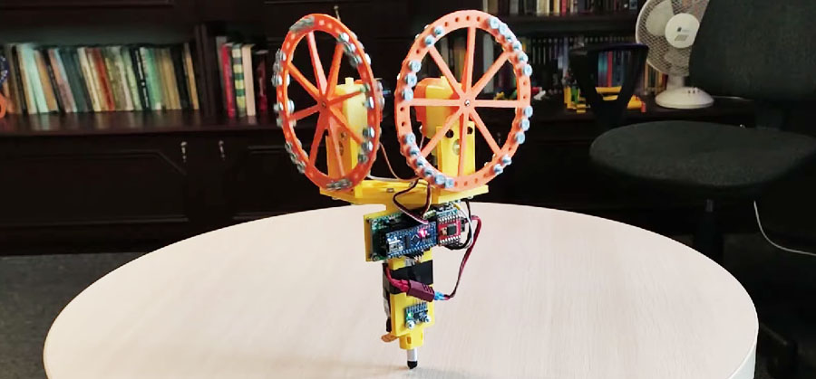 Éste robot con Arduino mantiene el equilibrio sobre una sola pata