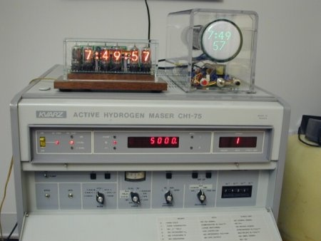 Reloj atómico con Nixie tubes