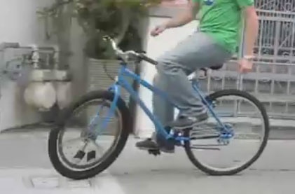 Bicicleta equilibrada con un giroscopio