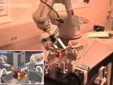 (Video) Brazo robot que resuelve un cubo de rubik