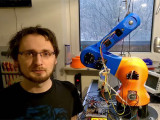 Desarrollo de un brazo robot impreso en 3D