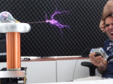 Épica revisión del kit Tesla Coil de OneTesla por ElectroBoom